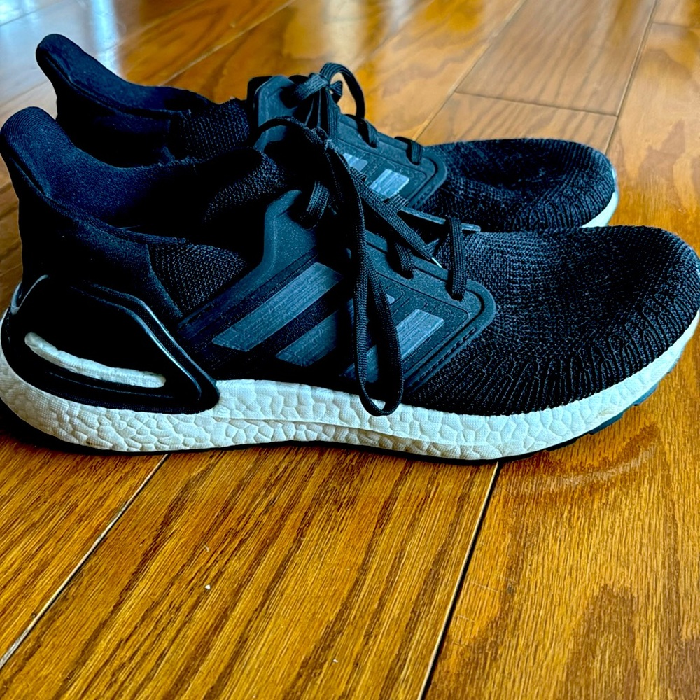 Adidas Tennis Shoes Women’s size 10